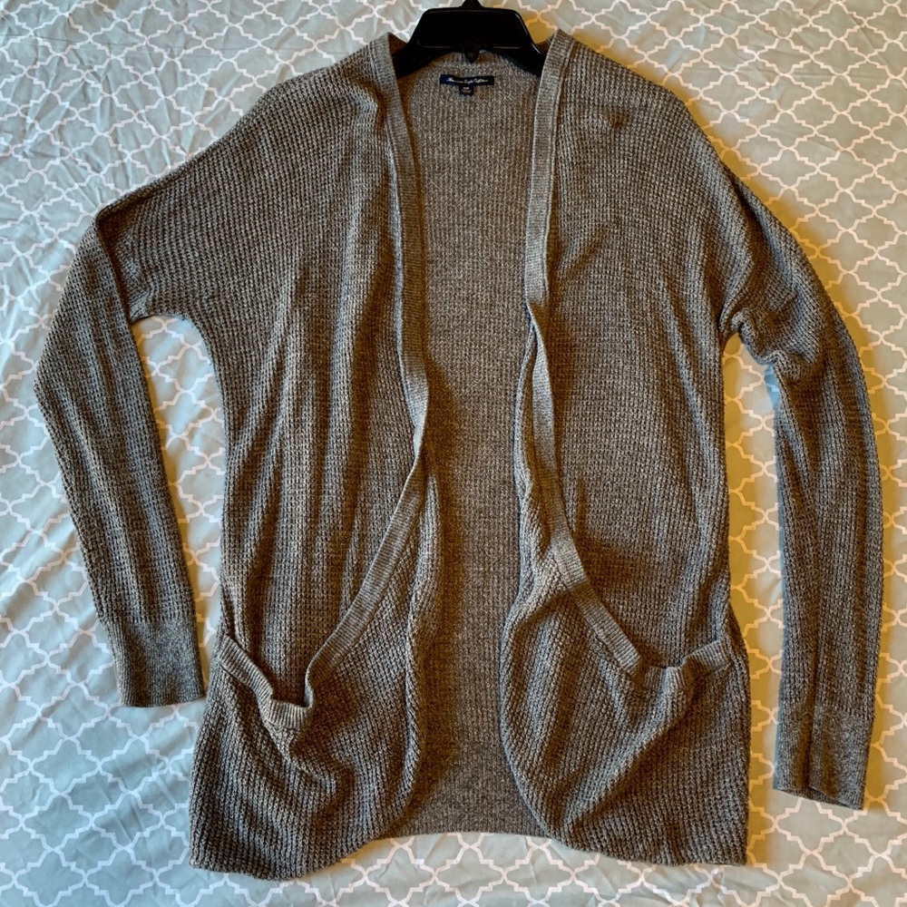 AMERICAN EAGLE // grey cardigan